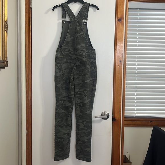 SO Girls Loose Fit Camouflage Overalls Size 16 and XS green long sleeve top - Picture 8 of 12